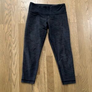 Lululemon Women's Gray Athletic Capris 7/8 Cropped Leggings